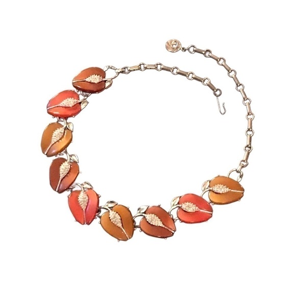 10$ VINTAGE Lisner statement necklace fruit Thermoset red brown book piece - Picture 1 of 14